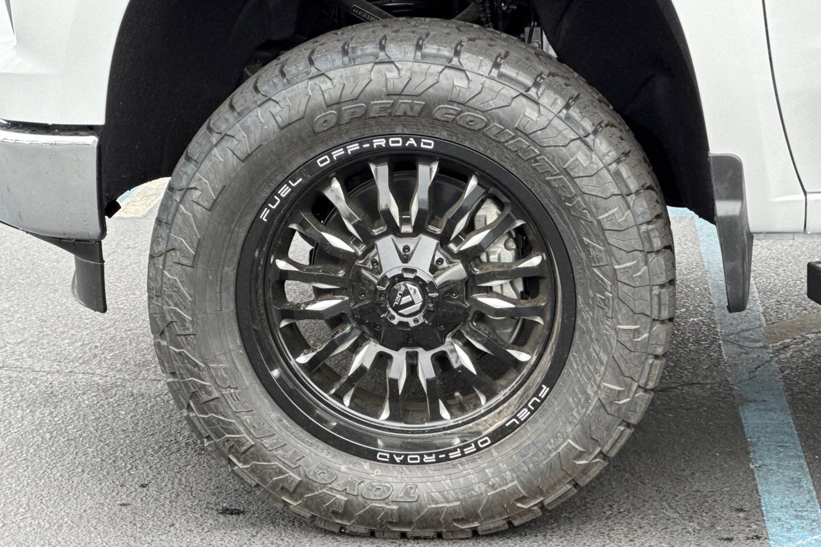 2025 Chevrolet Silverado 1500 LT - Photo 24