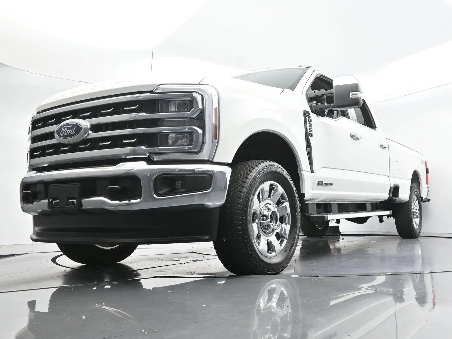 Used 2025 White Ford XL image 46