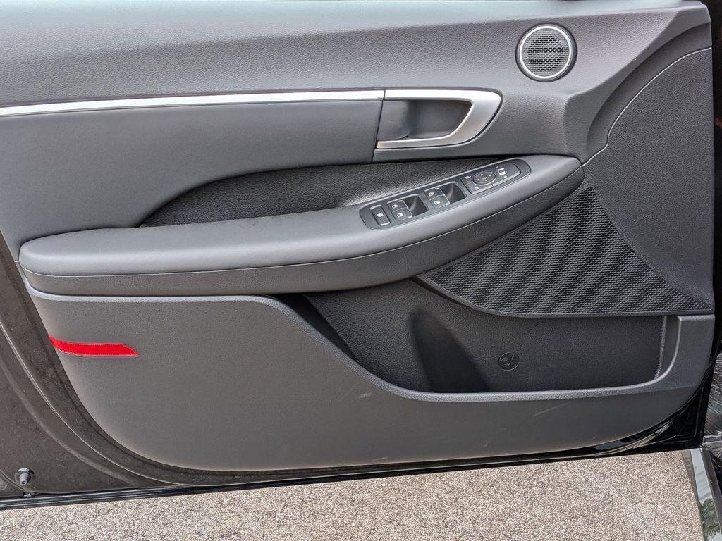 New 2026 Black Hyundai SEL Sport image 12