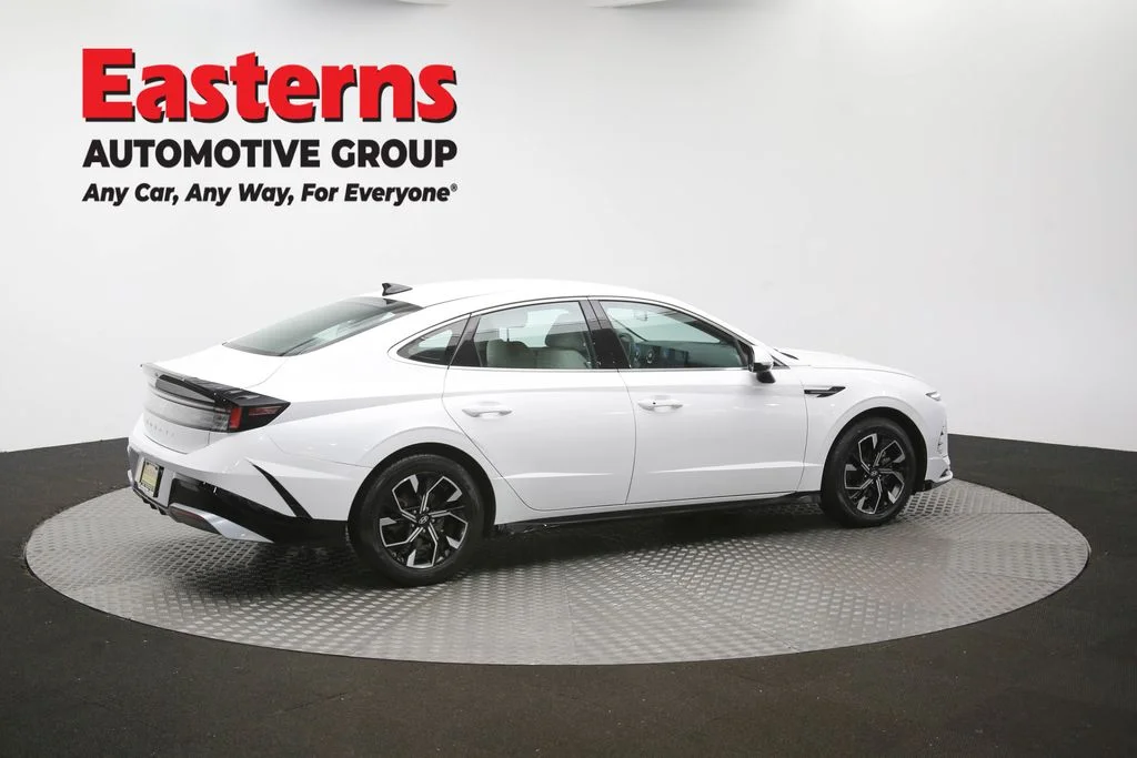Used 2024 White Hyundai SEL image 42