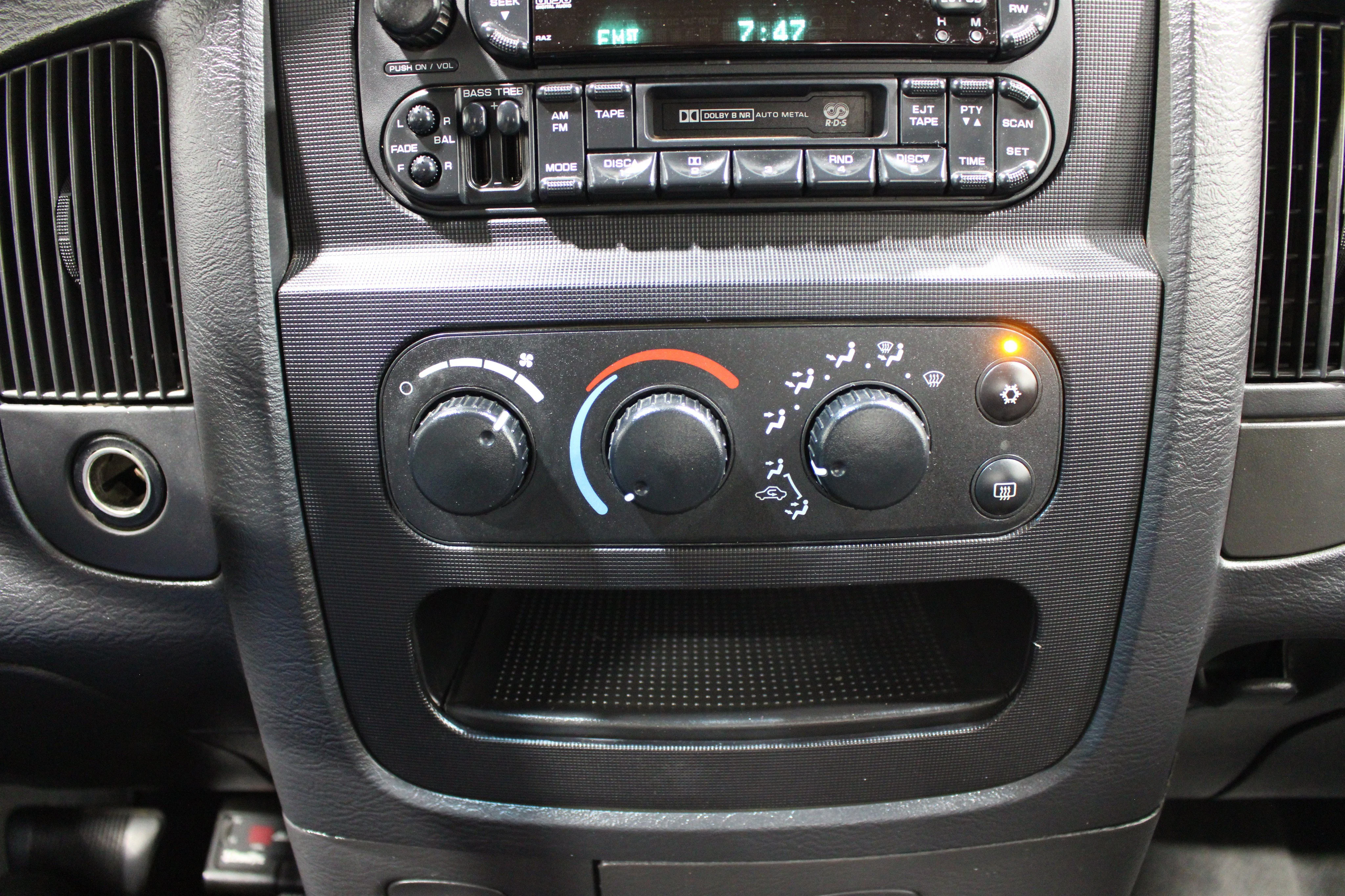 Used 2005 Bright White Dodge SLT image 14
