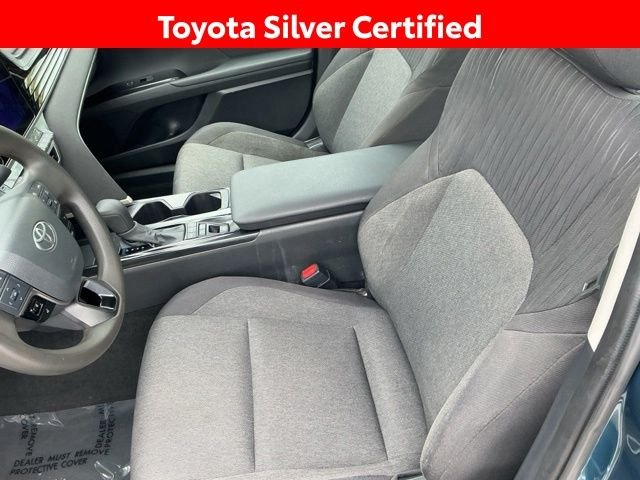 Used 2025  Toyota LE image 19