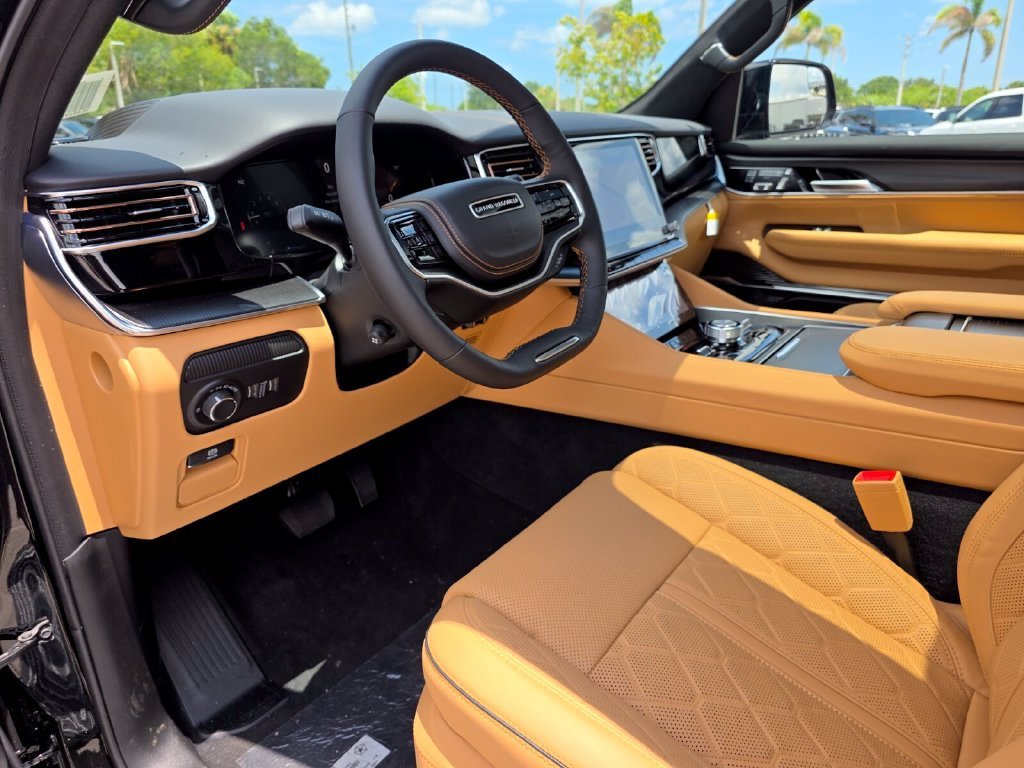 New 2026 High Gloss Black Exterior Paint Jeep Summit Reserve image 30