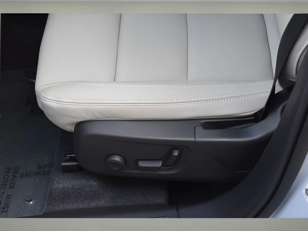 Used 2026 Cloud Blue Volvo Plus image 34