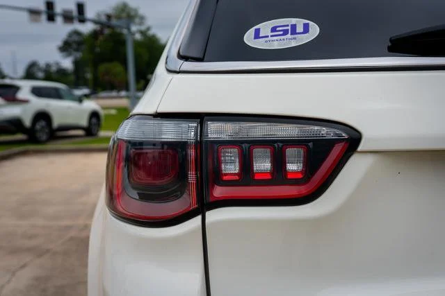 Used 2019 White Clearcoat Jeep Limited image 16