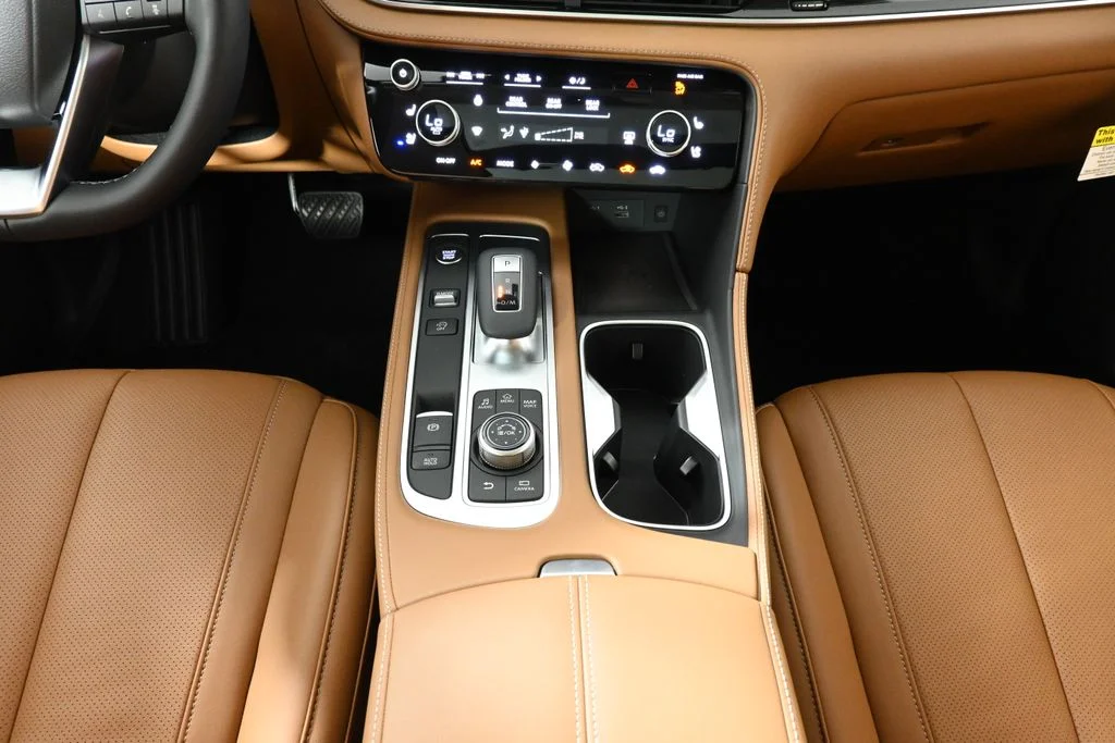 Used 2025 Black INFINITI Sensory image 19