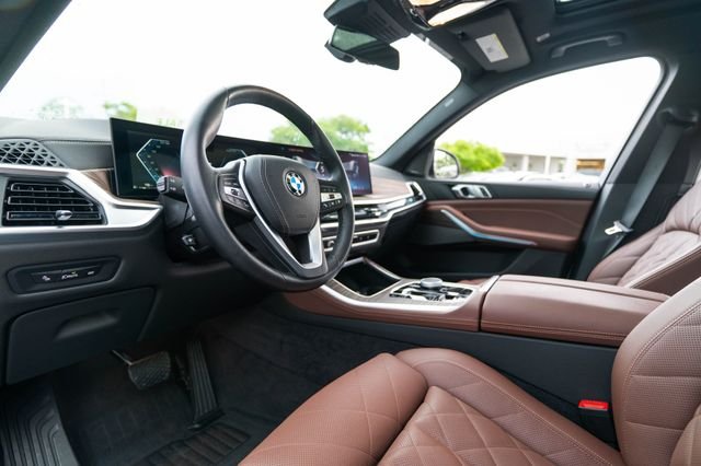 Certified Used 2024 Mineral White Metallic BMW xDrive40i image 4