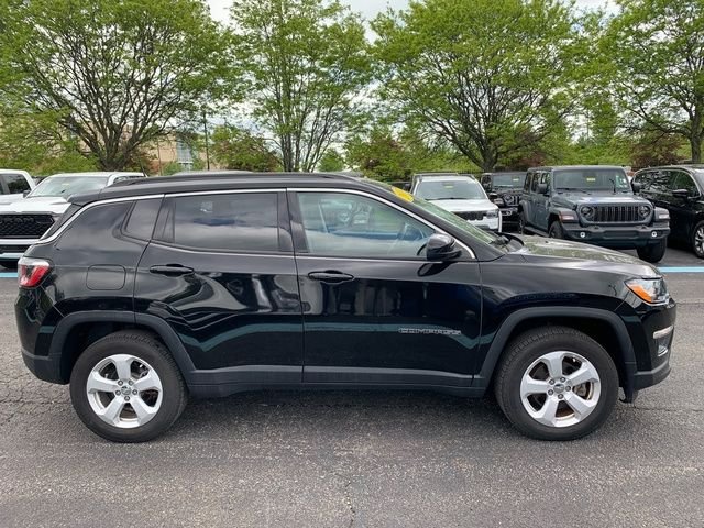 Used 2018 Black Jeep Latitude image 8