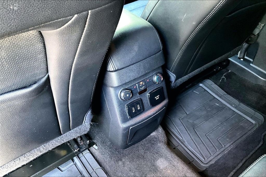Used 2017 Gray Ford Limited image 25