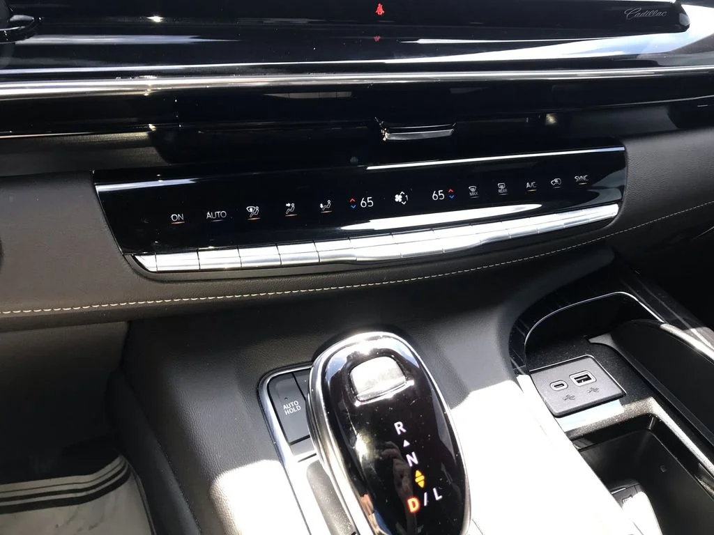 Used 2024 White Cadillac Sport image 19