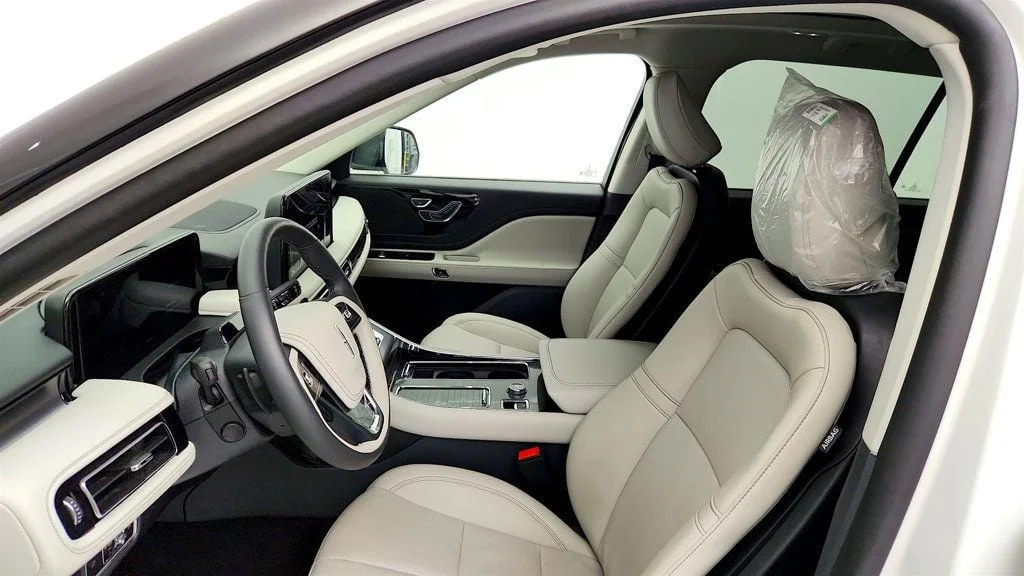 Used 2025 Pristine White Metallic Tri-Coat Lincoln Premiere RWD w/ Jet Pkg & 21