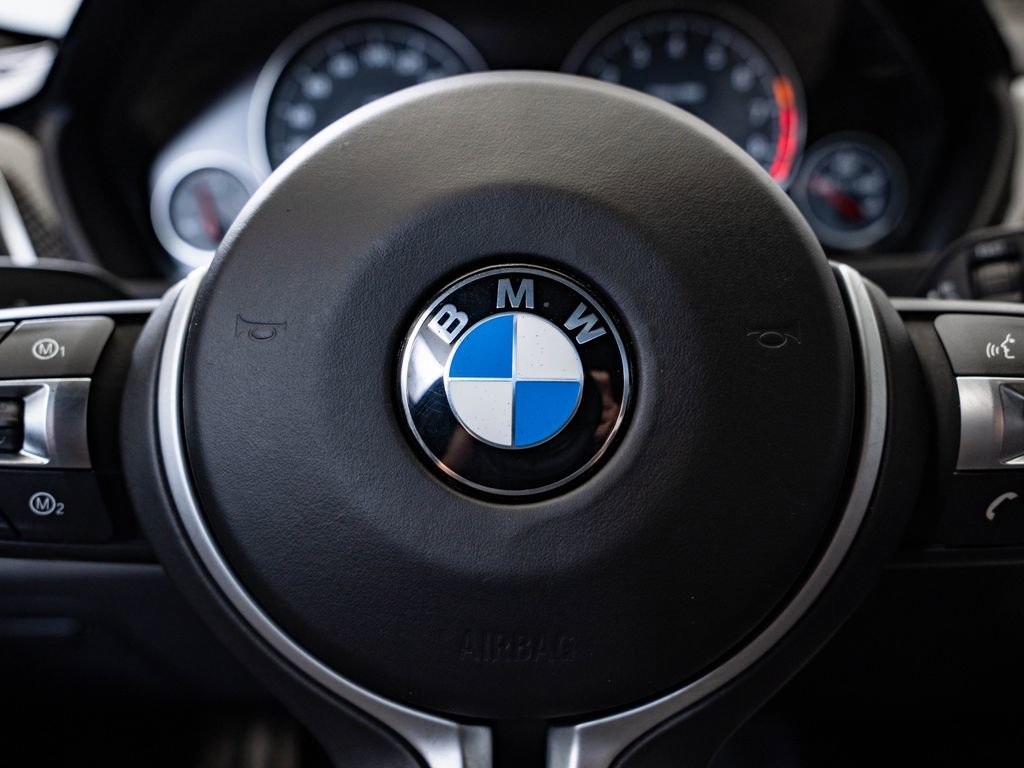 Used 2018 Mineral Gray Metallic BMW  image 30