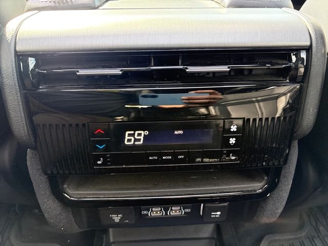 Used 2024 White Jeep Series II image 19