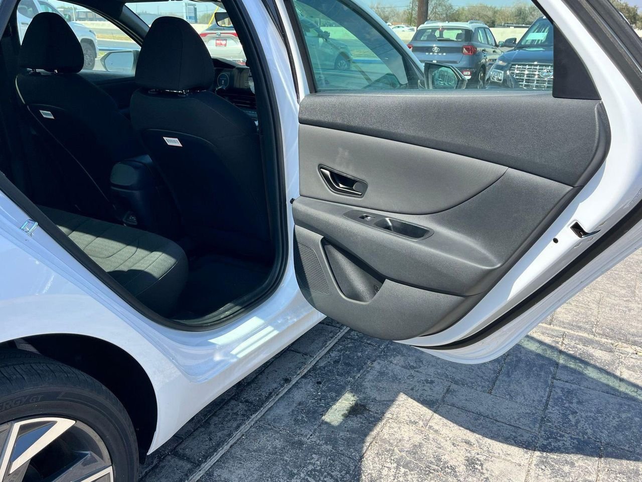 New 2025 White Hyundai SEL Sport image 19