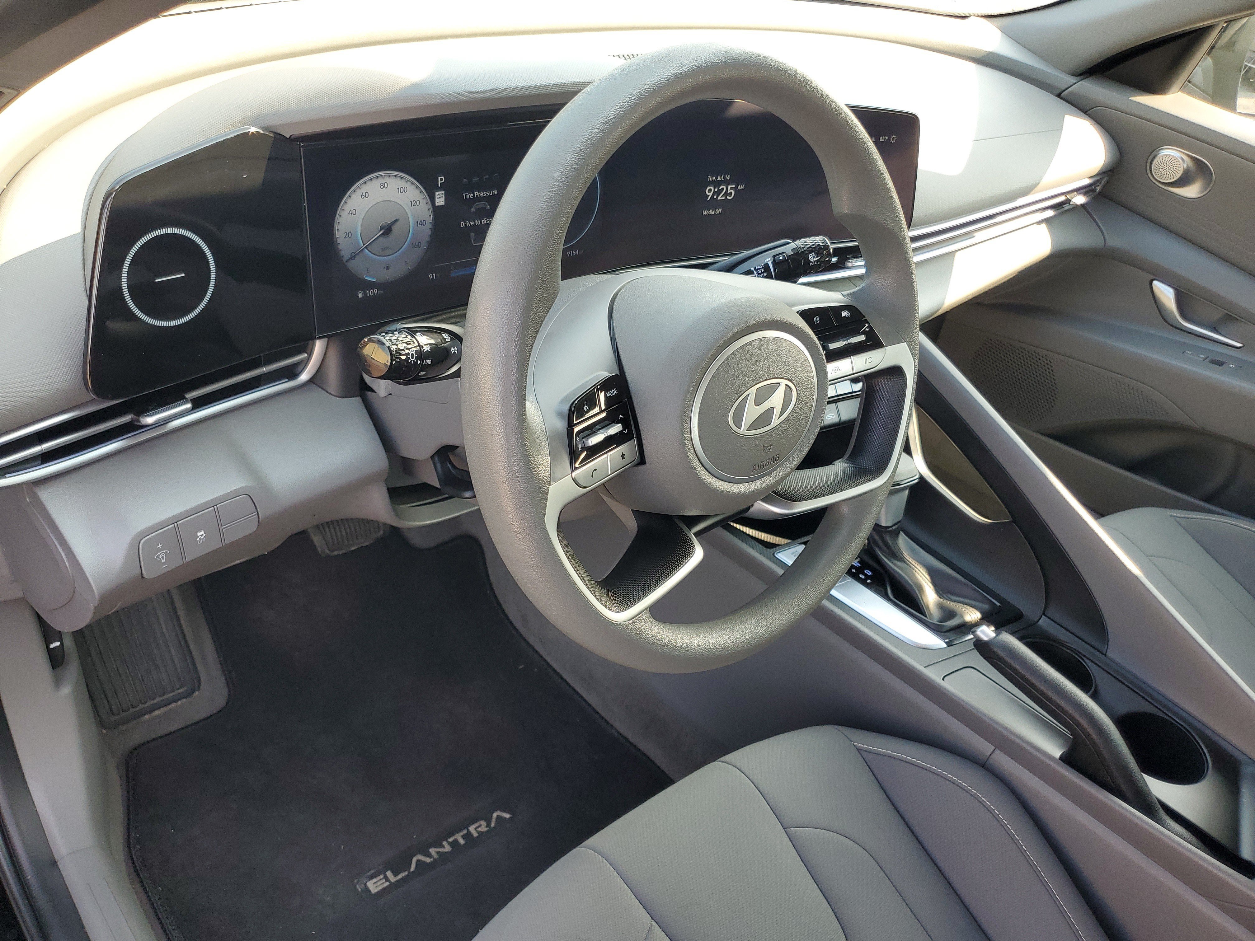 Used 2024 Abyss Black Hyundai SEL image 16
