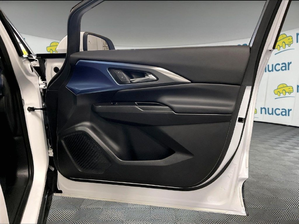 Used 2024 White Chevrolet LT image 12