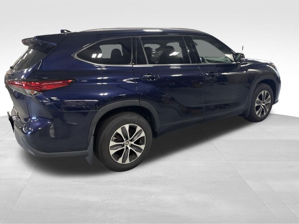 Used 2021  Toyota XLE image 14