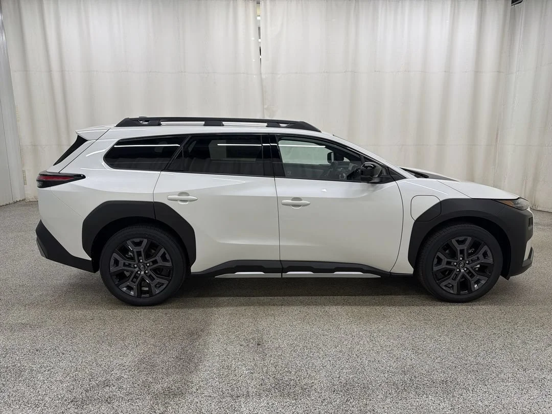 New 2027 Crystal White Pearl Subaru Limited image 5