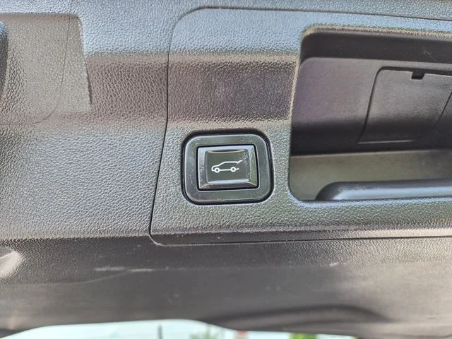 Used 2019 Gray GMC SLE-2 image 13