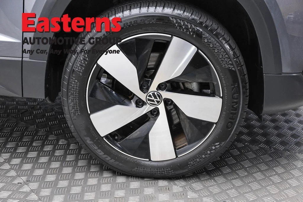 Used 2024 Gray Volkswagen 1.5T S image 31