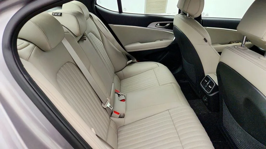 Used 2022 Savile Silver Genesis 3.3T AWD image 20