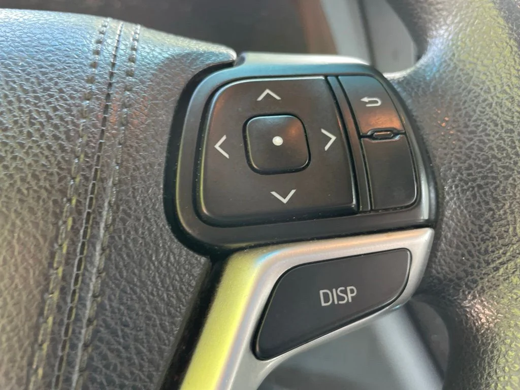 Used 2015 Shoreline Mist Toyota LE image 13