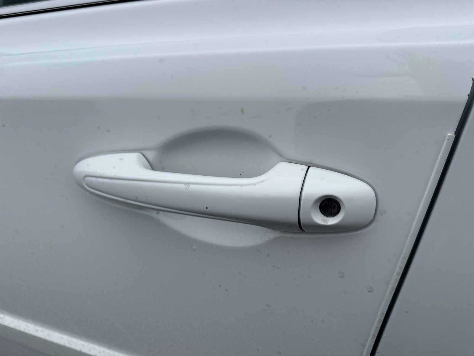 Used 2016 White Toyota XLE image 11