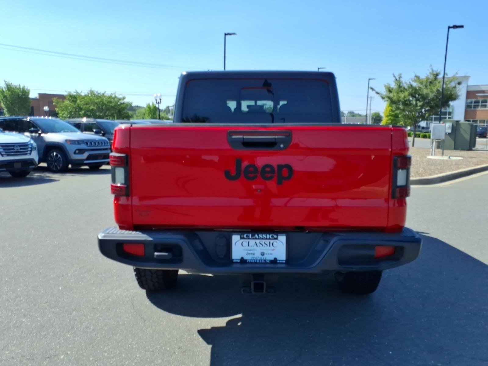Used 2023 Firecracker Red Clearcoat Jeep Sport S image 16