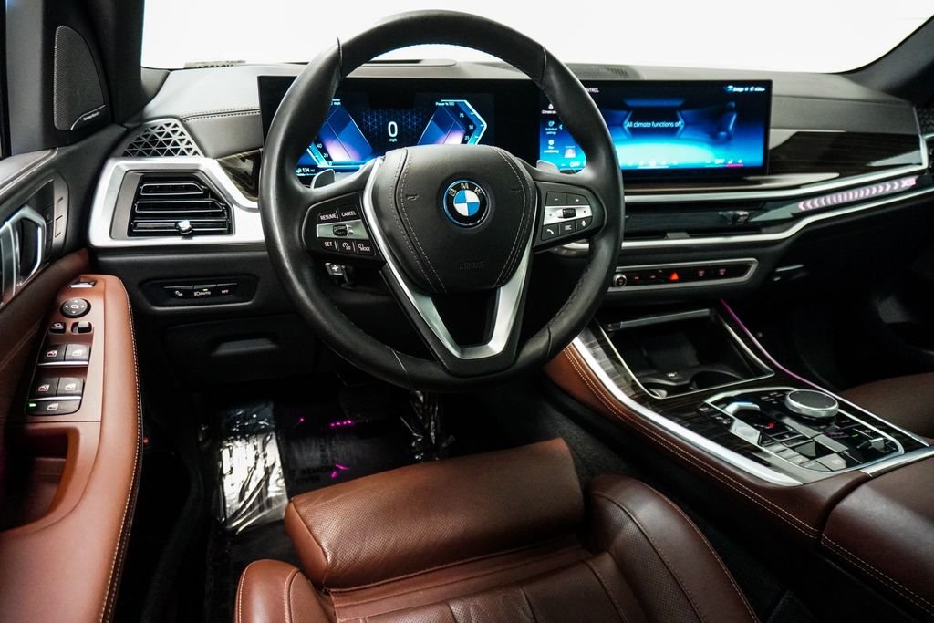 Used 2025 Black BMW xDrive50e image 14