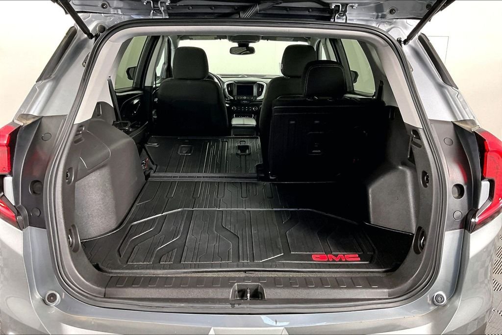 Used 2023 Silver GMC SLE image 28