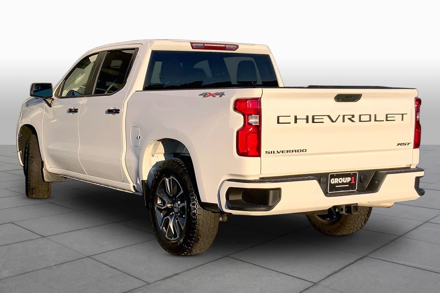 Used 2024 Summit White Chevrolet RST image 11