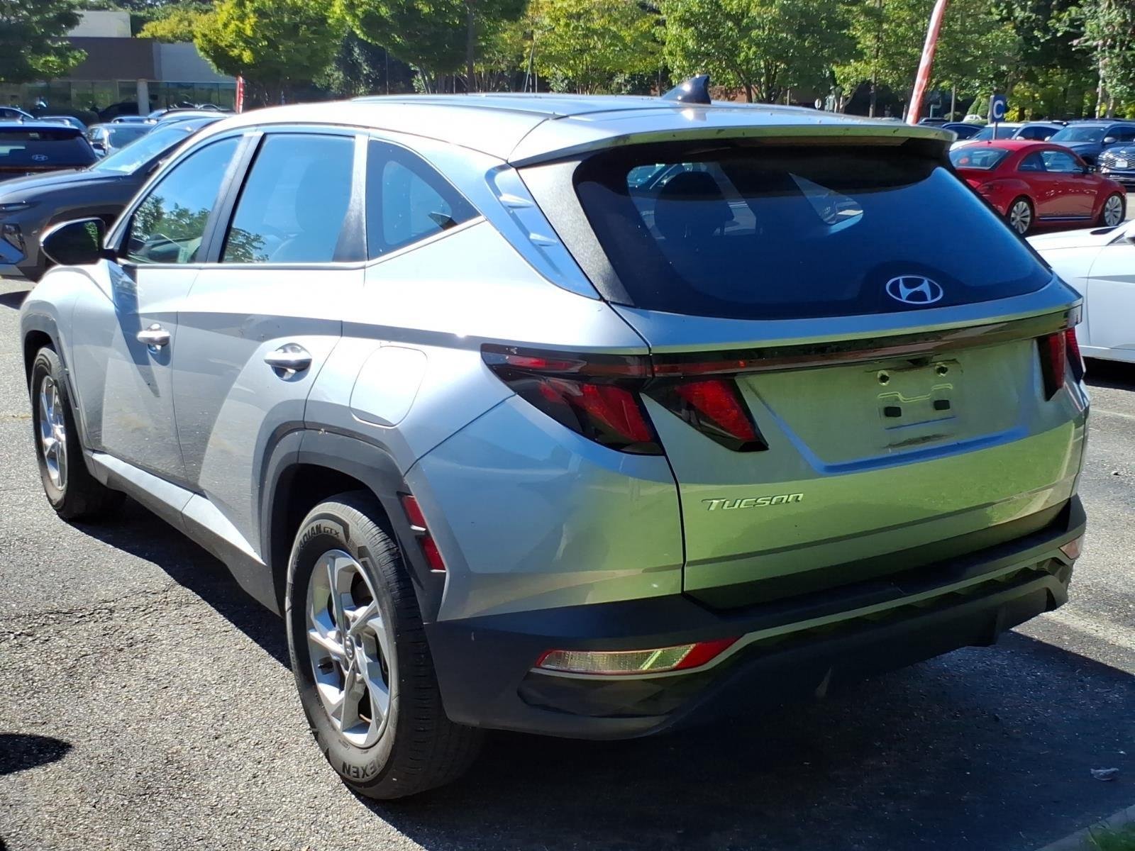 Used 2024 Shimmering Silver Hyundai SE image 4