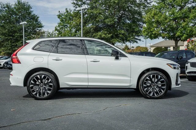New 2026 Crystal White Volvo Ultra image 3