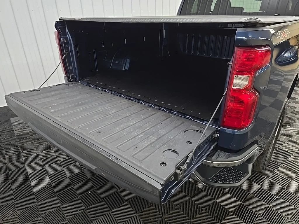 Used 2019 Blue Chevrolet LT image 11