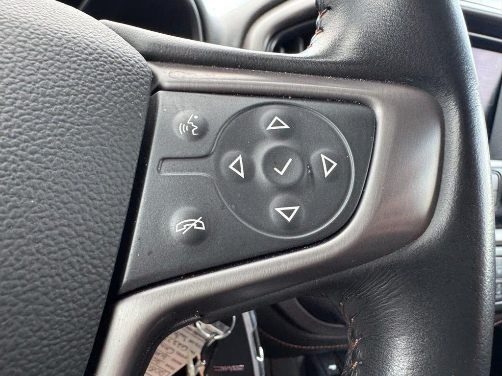 Used 2021 White GMC AT4 w/Cloth image 18