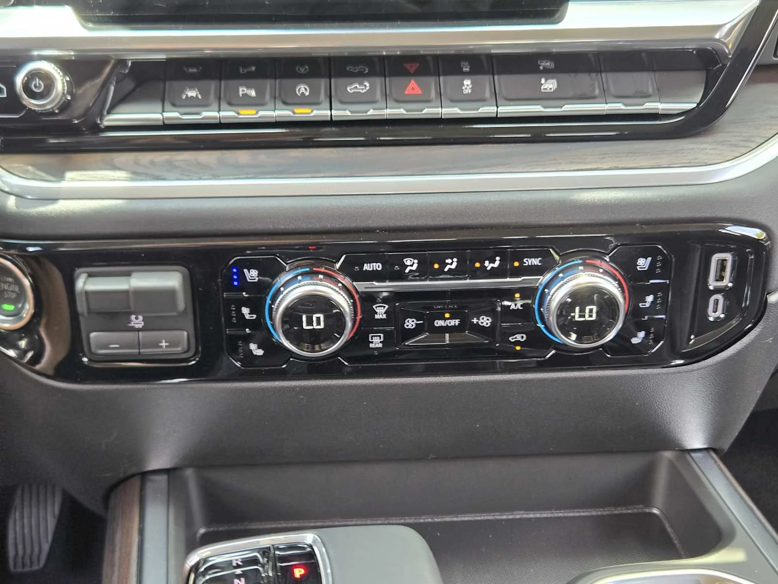 2026 GMC Sierra 1500 SLT - Photo 13