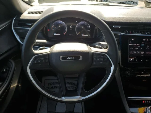 Used 2023 White Jeep Altitude image 19