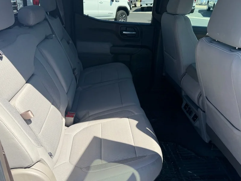 Used 2020 SUMMIT WHITE Chevrolet LT image 21