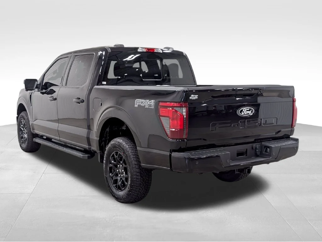 New 2026 Agate Black Metallic Ford XLT image 28