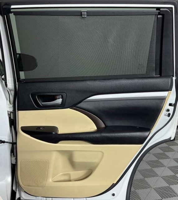 Used 2017 White Toyota XLE image 28