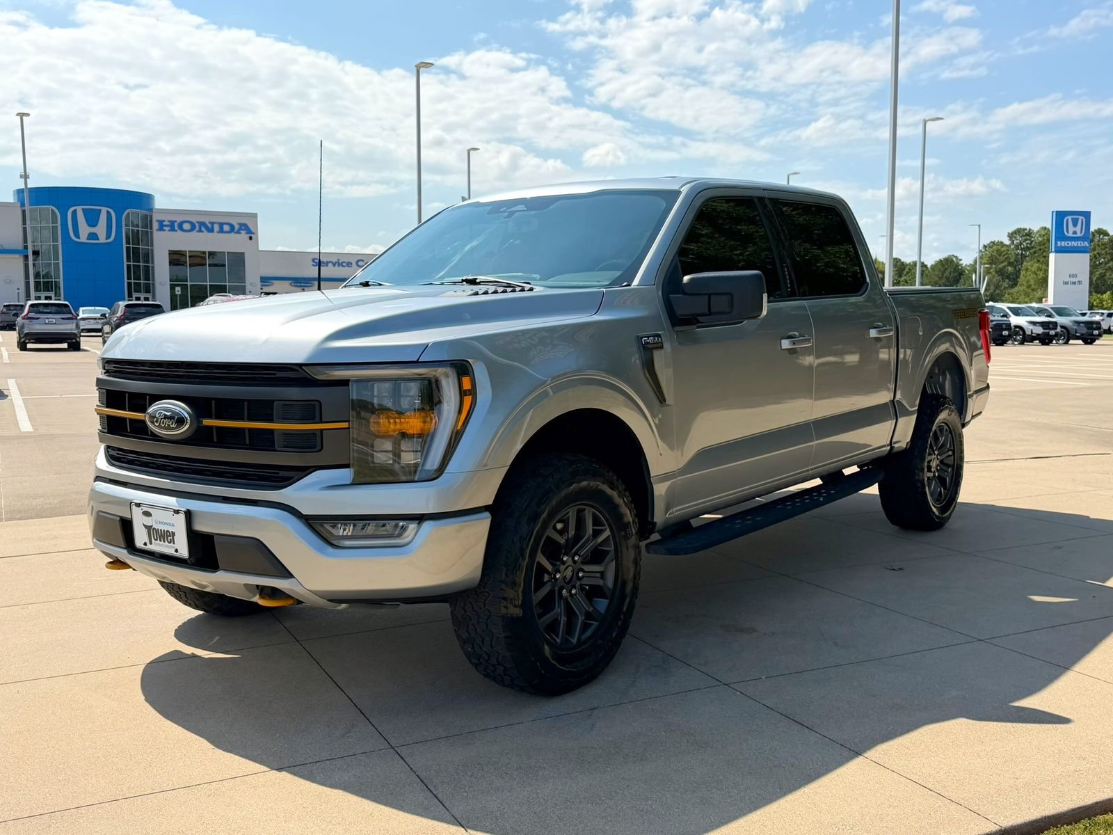 Used 2023 Iconic Silver Metallic Ford Tremor image 3