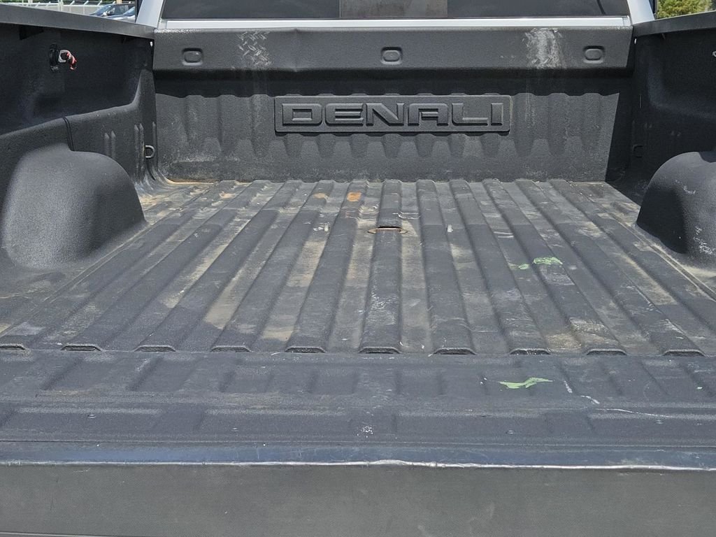Used 2018 Silver GMC Denali image 42
