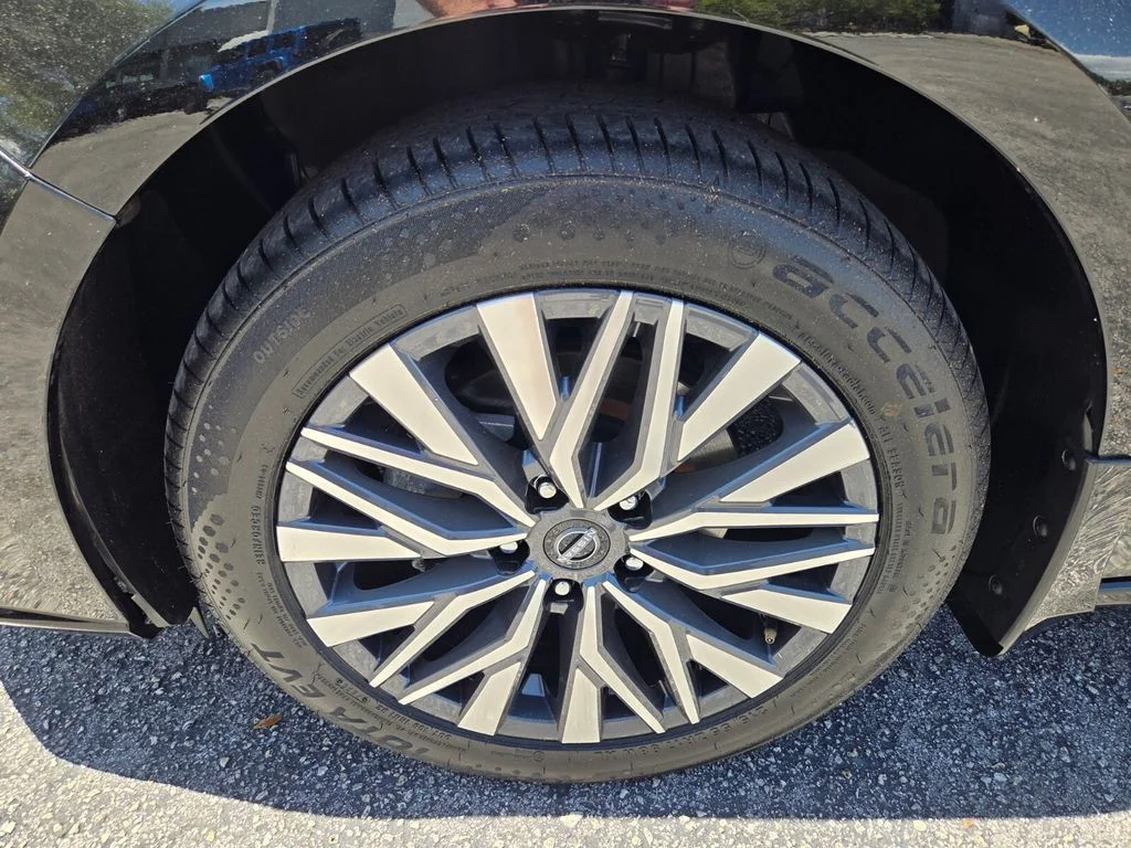 Used 2023 Black Nissan 2.5 SV image 19