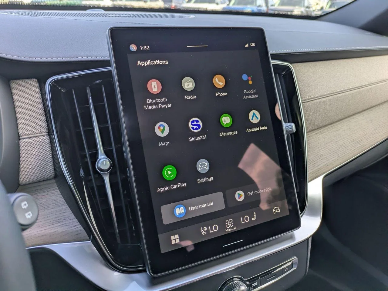 2026 Volvo XC90 Plus - Photo 9