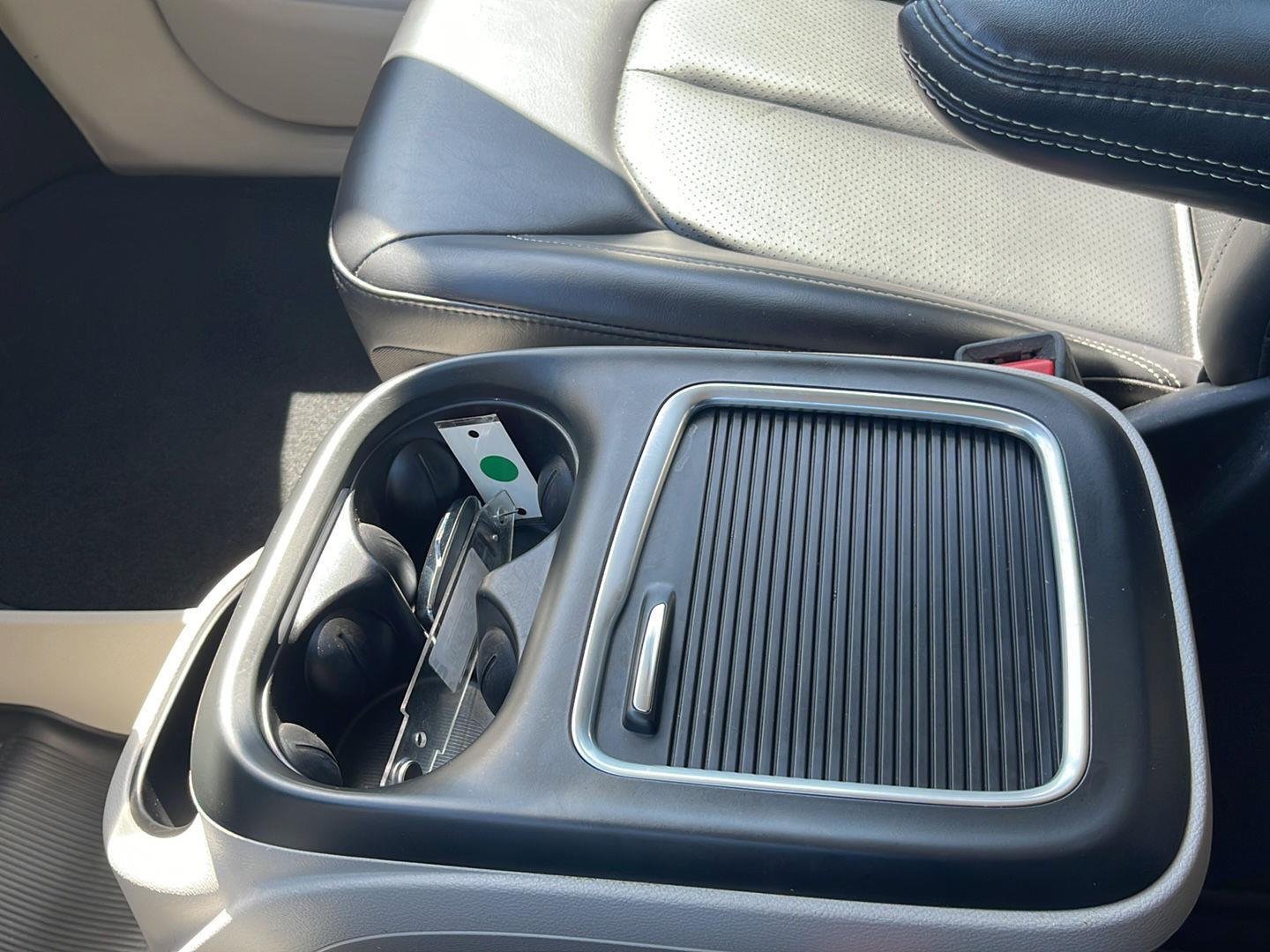 2023 Chrysler Pacifica Touring L - Photo 46