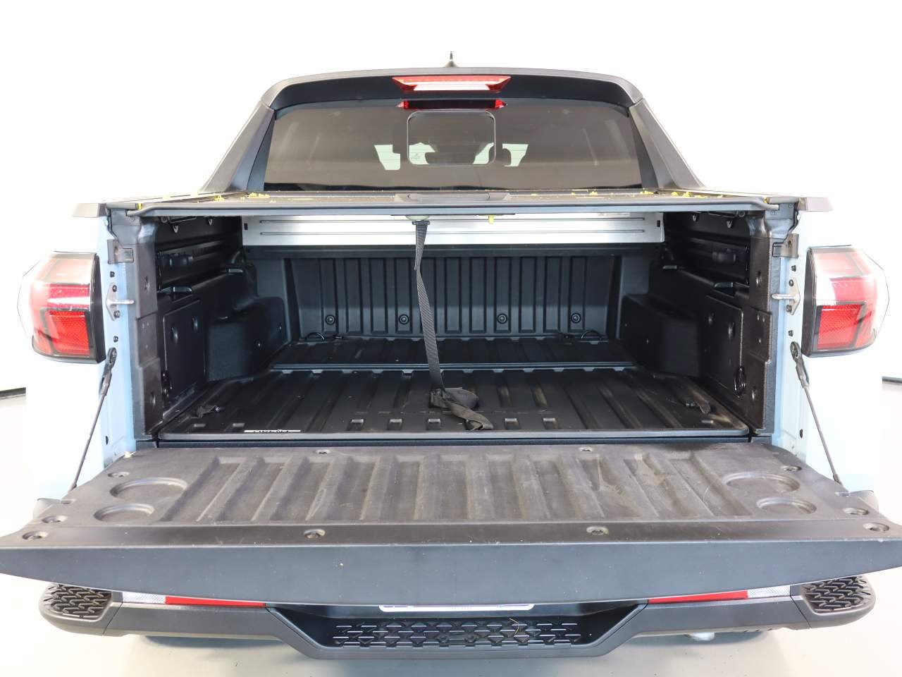 Used 2023 Blue Hyundai SEL Crew Cab image 17