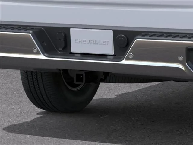 New 2026 Summit White Chevrolet WT image 14