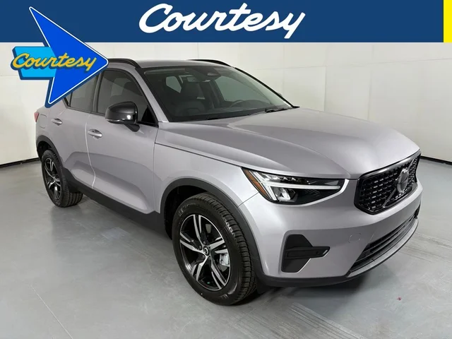 2026 Volvo XC40 B5 Core