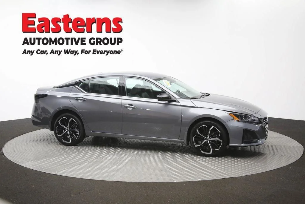Used 2025 Gray Nissan 2.5 SR image 47