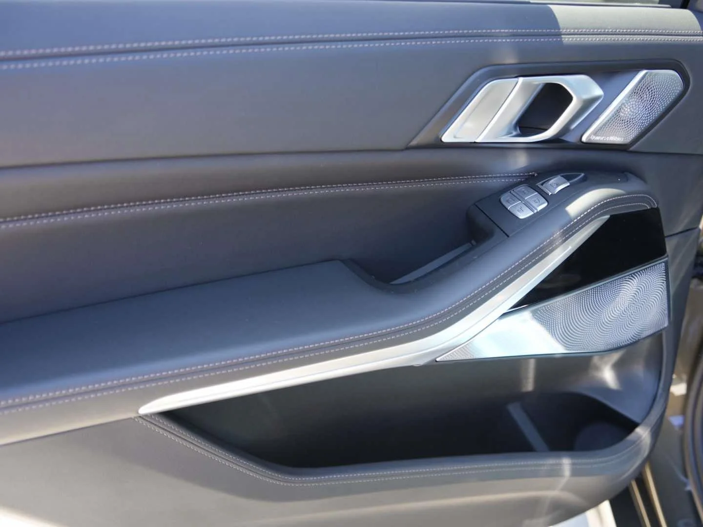 New 2026 ManhattanGreen BMW ALPINA XB7 image 9